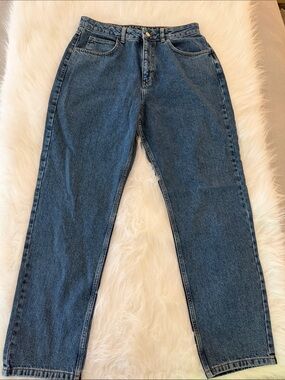 Urban Outfitters women’s Straight-Leg Dark Blue Denim Jeans